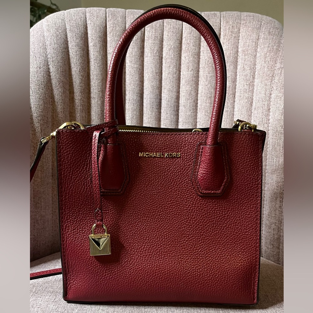 Michael Kors hand/cross body bag